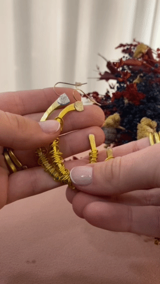 Filament Essential Medium Hoop Gold Gif