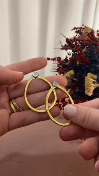 Medium Front Hoop Gif