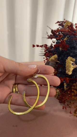 Essential Hoop Minimal Medium Gold Gif 