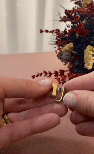 Louvata Tiny Hoops Gif Details 