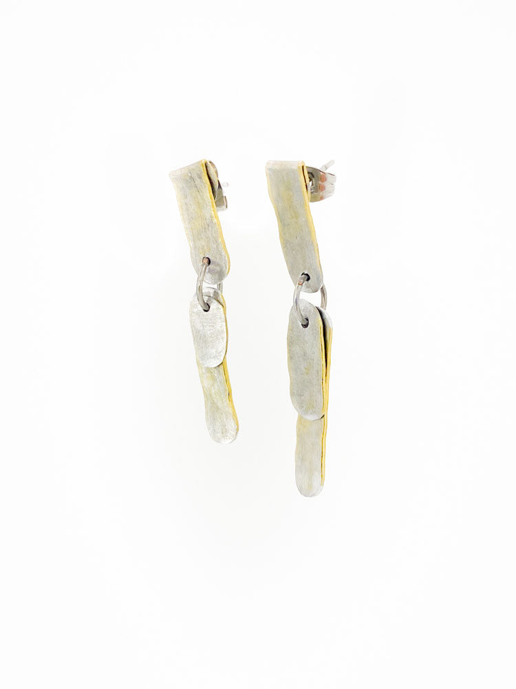 Louvata Medium Champagne  Straight Earrings Detail
