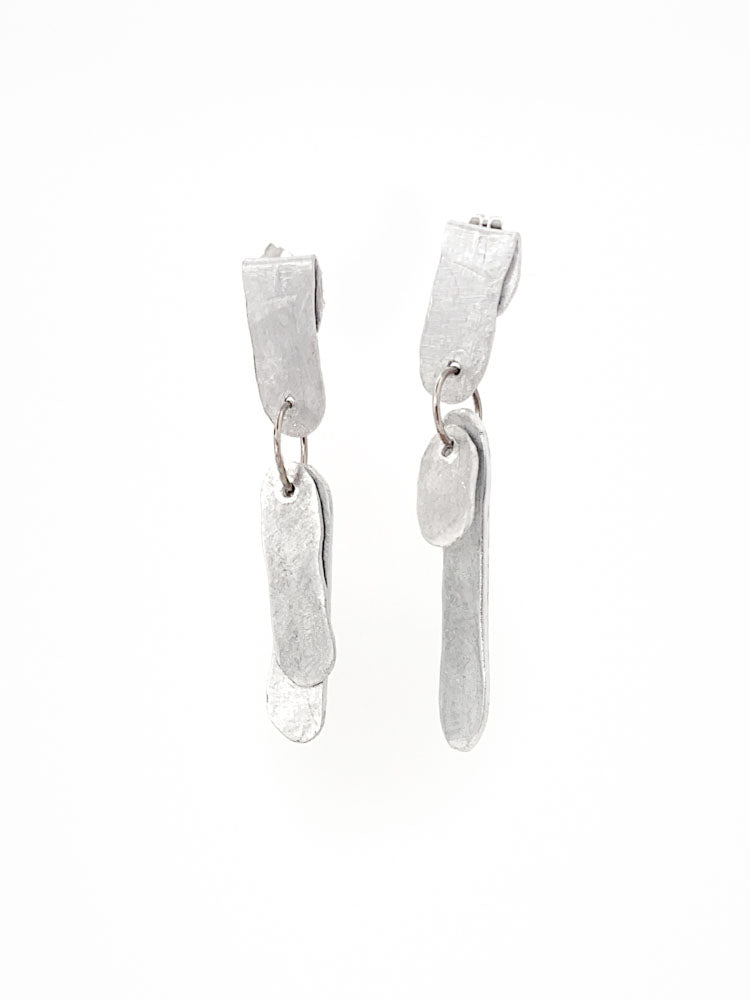 Louvata Medium Silver Straight Earrings 