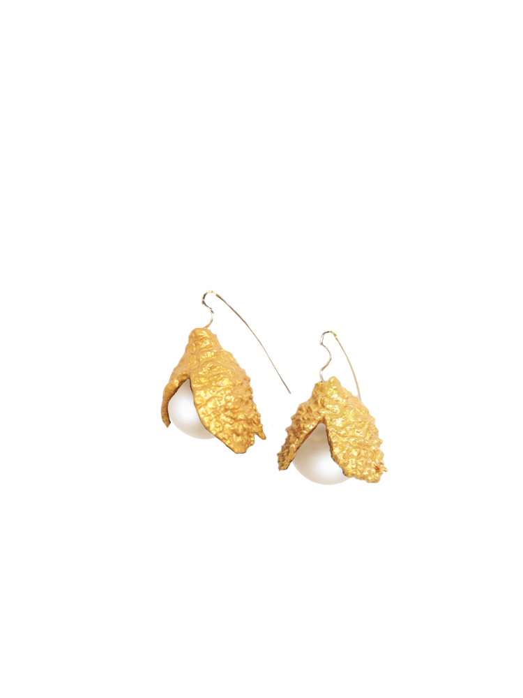 Majorica Pearl Cork Earrings Details 