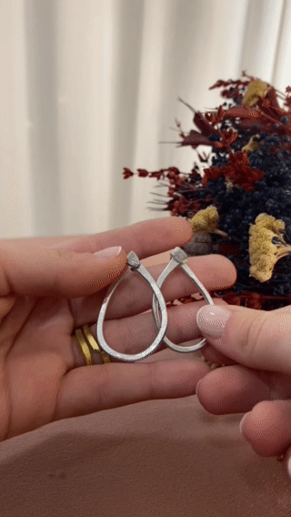Medium Front Hoop Silver Gif 